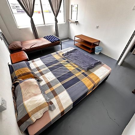 Jiaxin Dormitory - Puteri Wangsa 家馨旅舍 Ulu Tiram Exterior photo