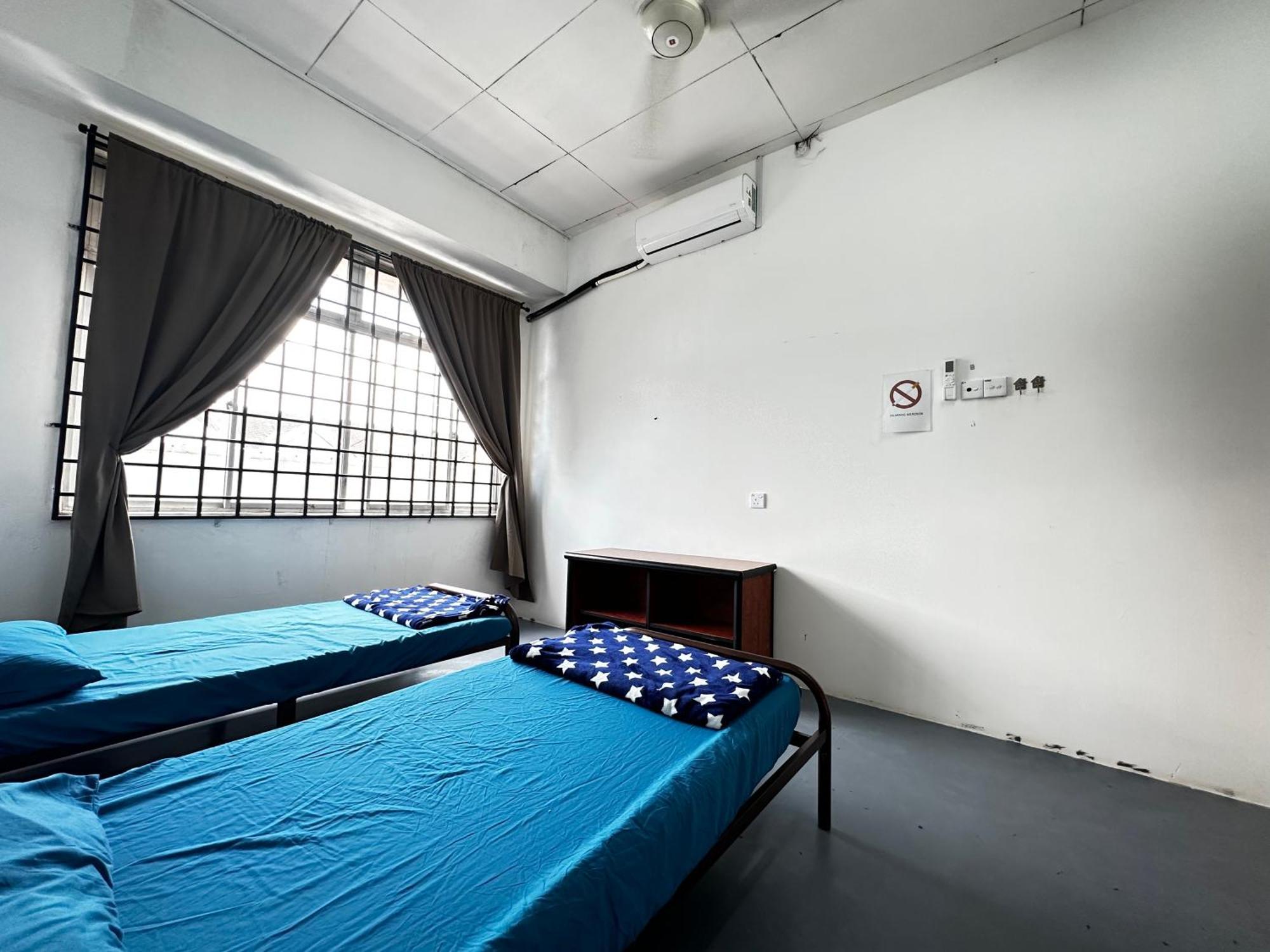 Jiaxin Dormitory - Puteri Wangsa 家馨旅舍 Ulu Tiram Exterior photo
