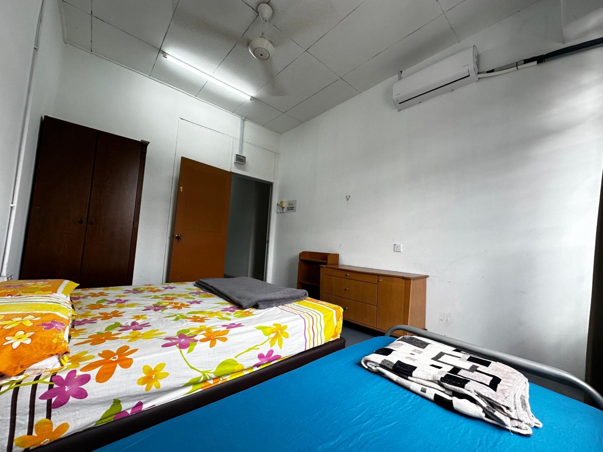 Jiaxin Dormitory - Puteri Wangsa 家馨旅舍 Ulu Tiram Exterior photo