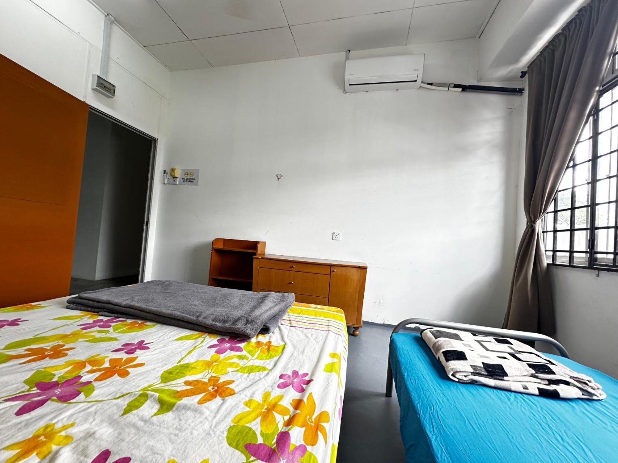 Jiaxin Dormitory - Puteri Wangsa 家馨旅舍 Ulu Tiram Exterior photo