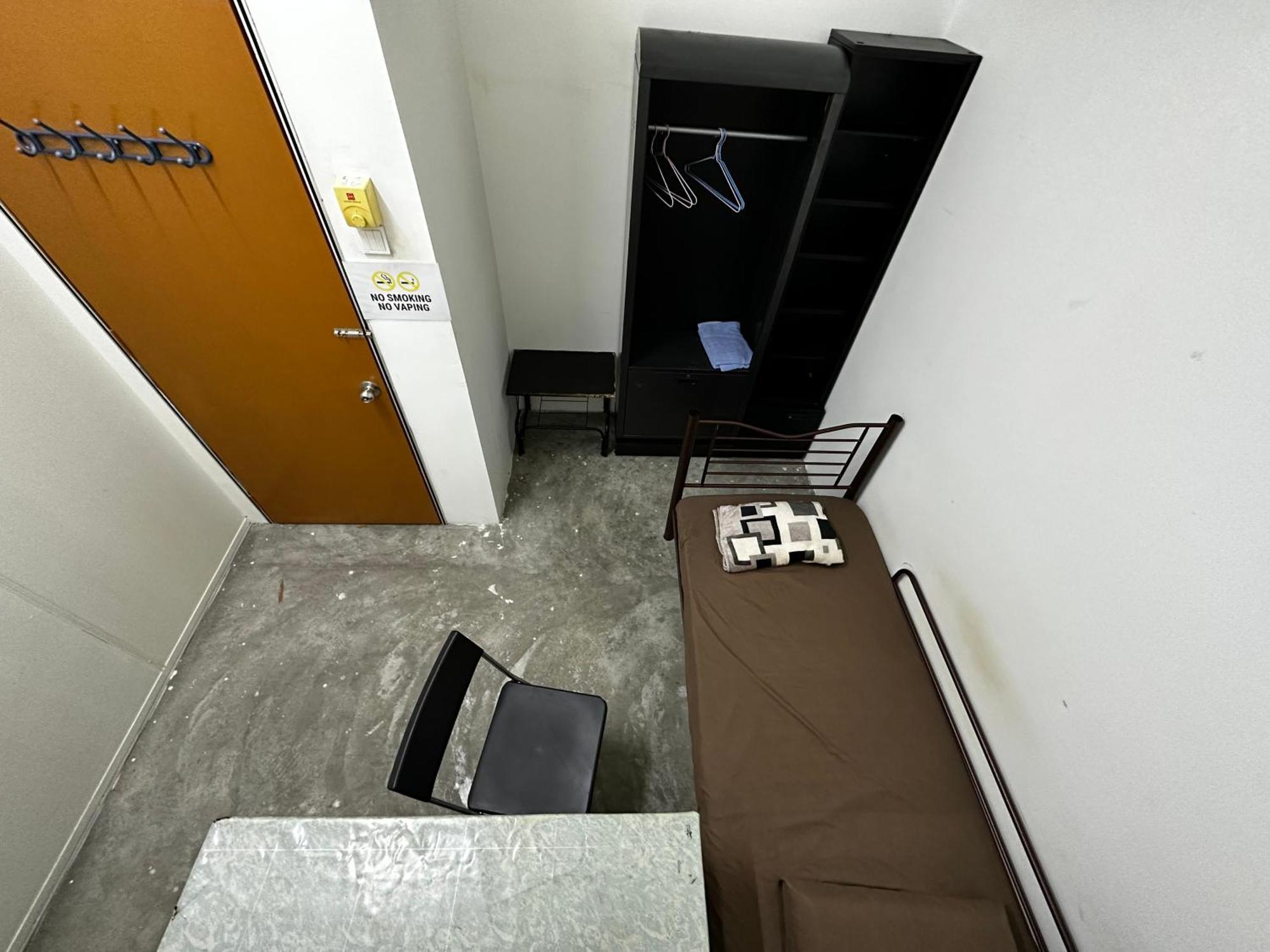 Jiaxin Dormitory - Puteri Wangsa 家馨旅舍 Ulu Tiram Exterior photo