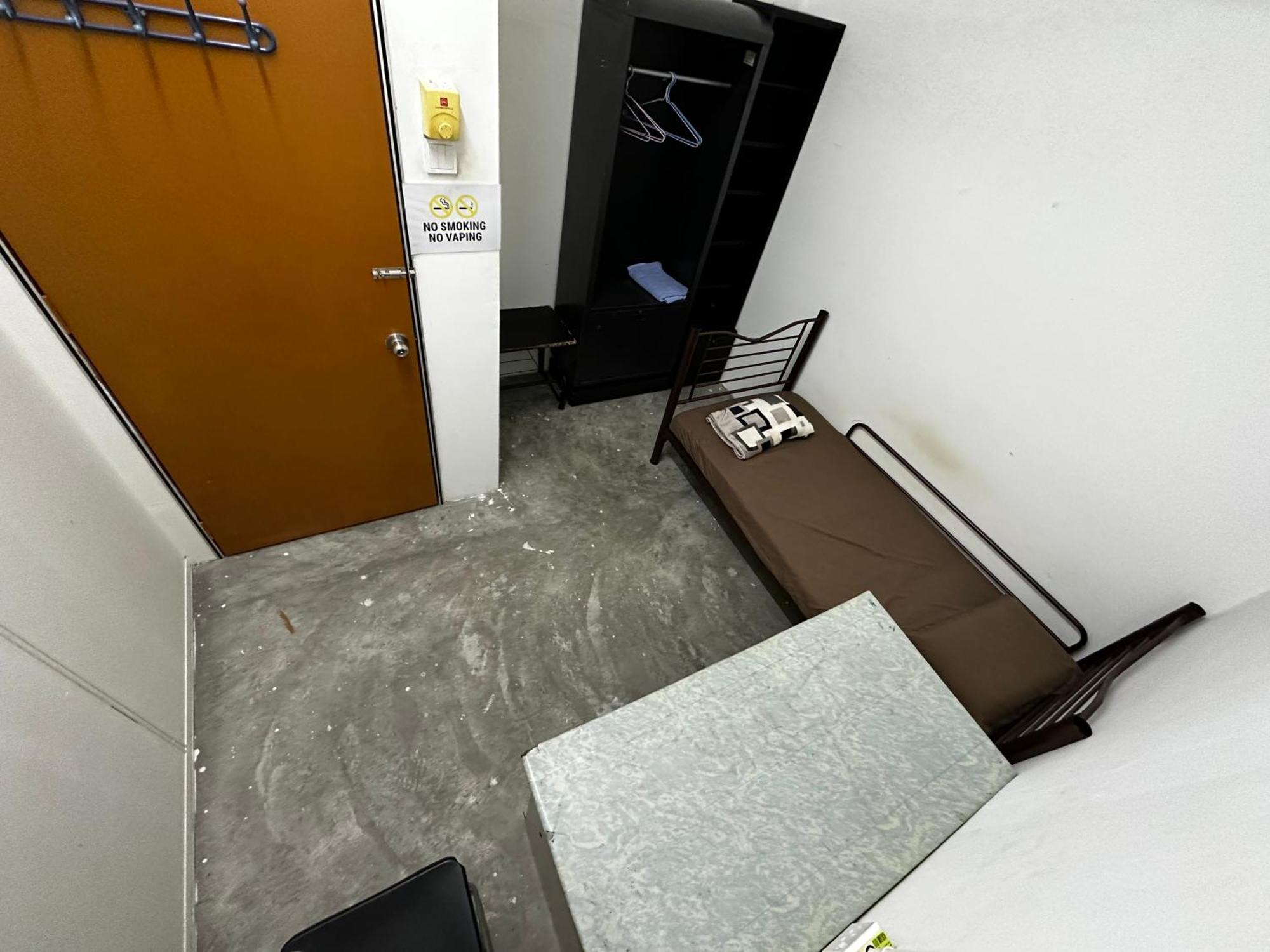 Jiaxin Dormitory - Puteri Wangsa 家馨旅舍 Ulu Tiram Exterior photo