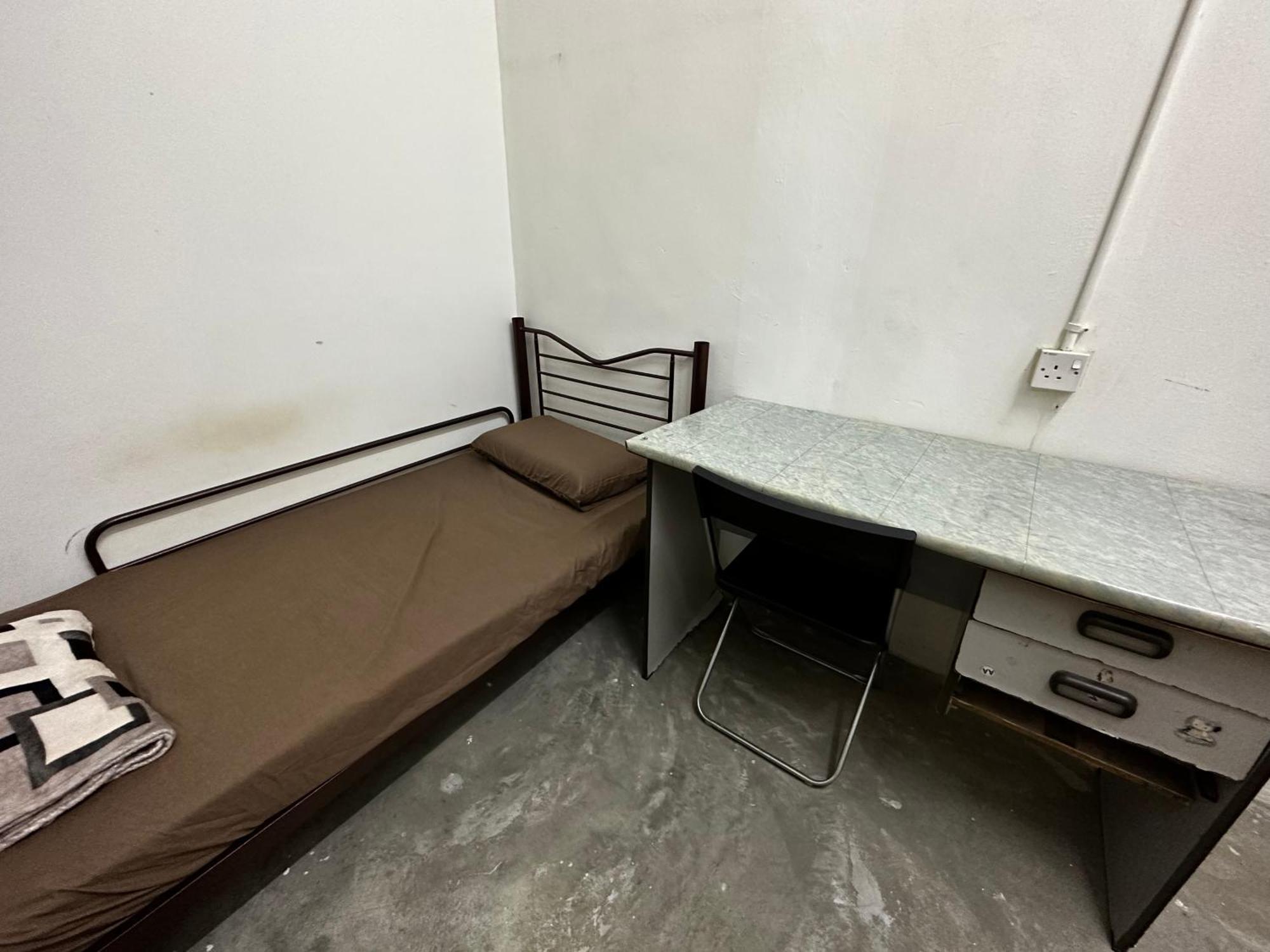 Jiaxin Dormitory - Puteri Wangsa 家馨旅舍 Ulu Tiram Exterior photo