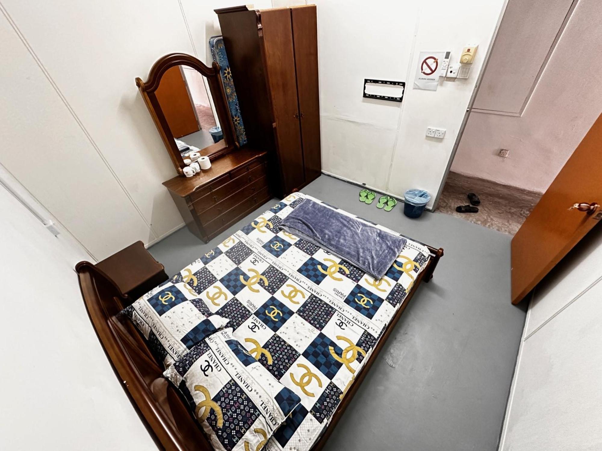 Jiaxin Dormitory - Puteri Wangsa 家馨旅舍 Ulu Tiram Exterior photo