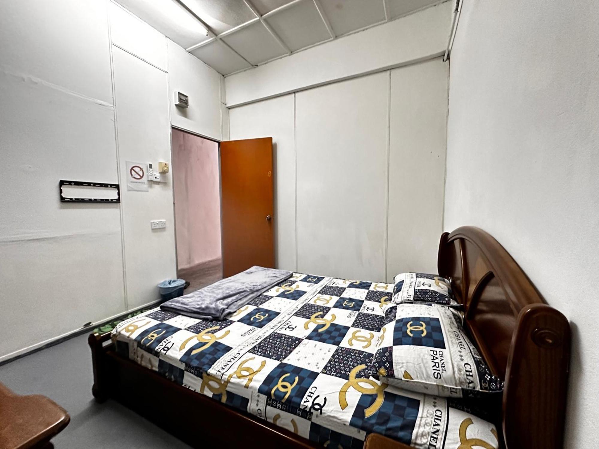 Jiaxin Dormitory - Puteri Wangsa 家馨旅舍 Ulu Tiram Exterior photo