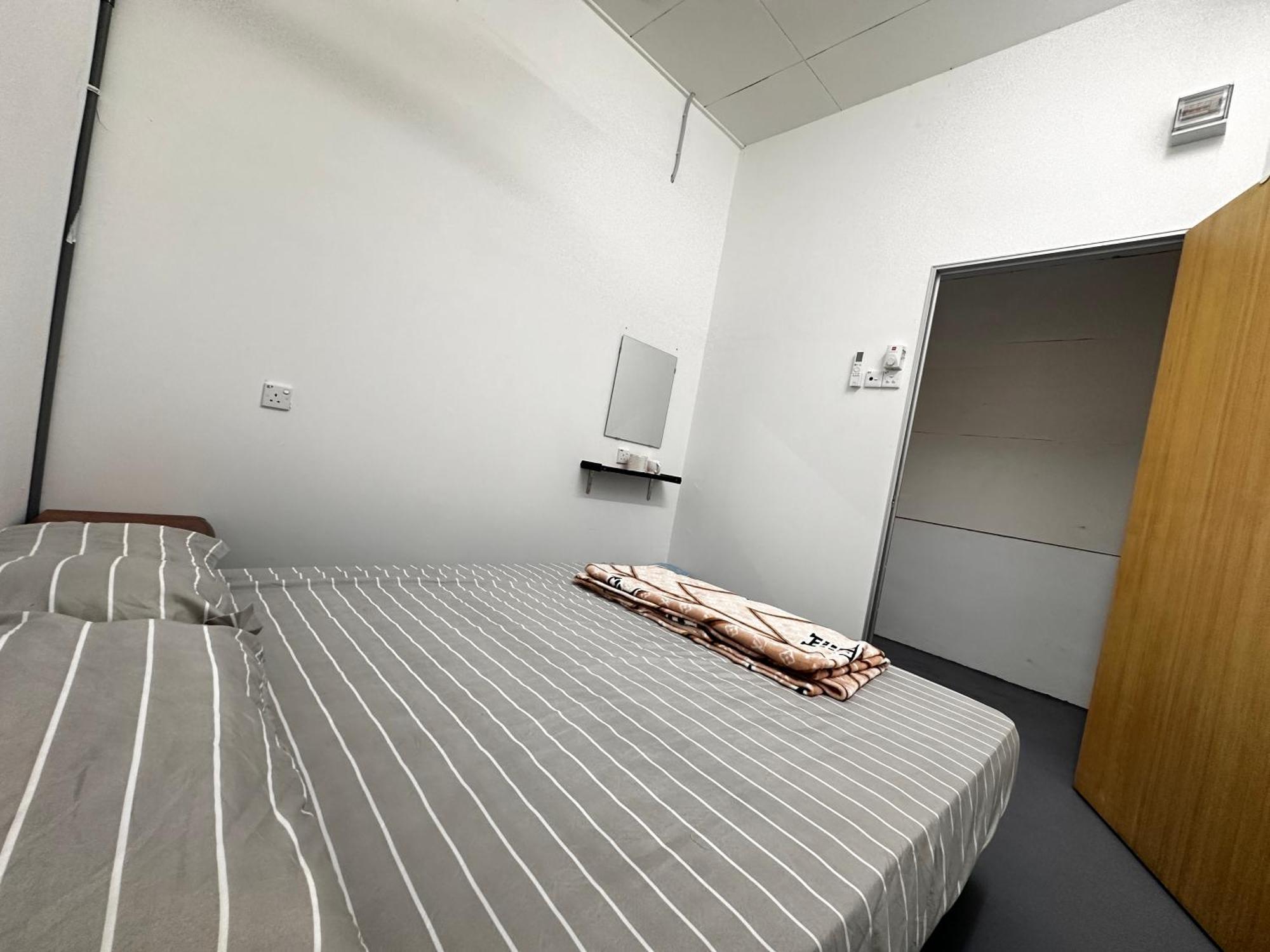 Jiaxin Dormitory - Puteri Wangsa 家馨旅舍 Ulu Tiram Exterior photo