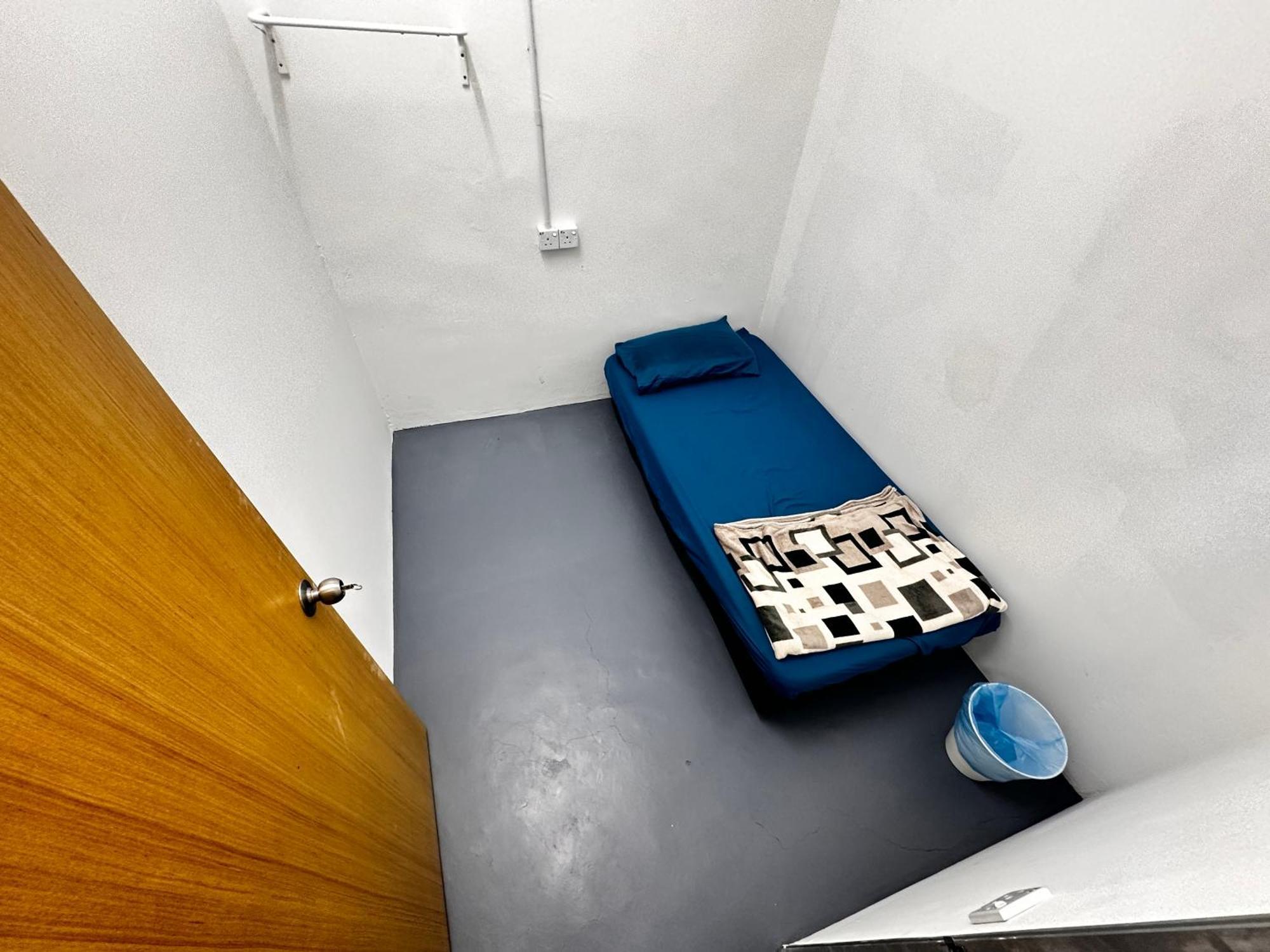 Jiaxin Dormitory - Puteri Wangsa 家馨旅舍 Ulu Tiram Exterior photo