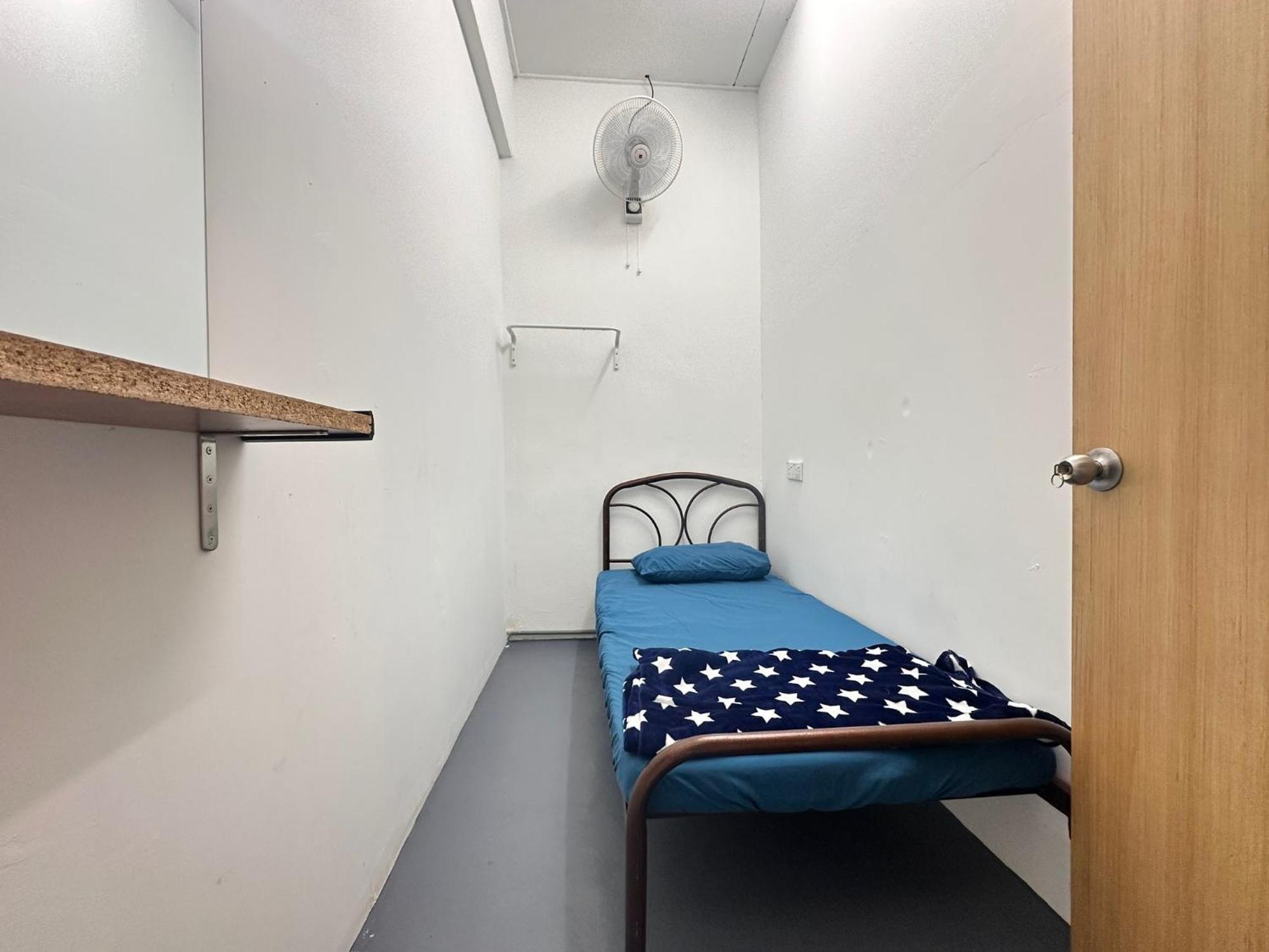 Jiaxin Dormitory - Puteri Wangsa 家馨旅舍 Ulu Tiram Exterior photo